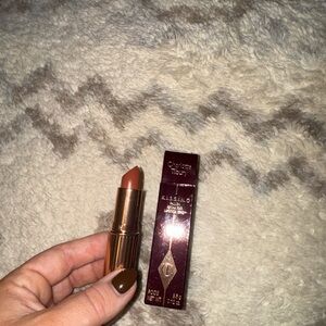 Charlotte Tilbury K.I.S.S.I.N.G Lipstick in Warm Nude with Gold Case